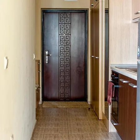 شقة On Maxi Complex With Parking *