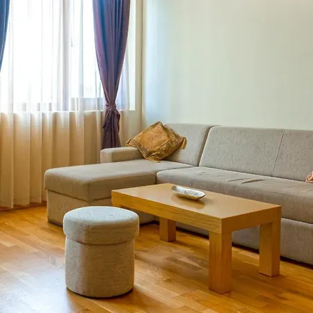 On Maxi Complex With Parking Apartamento