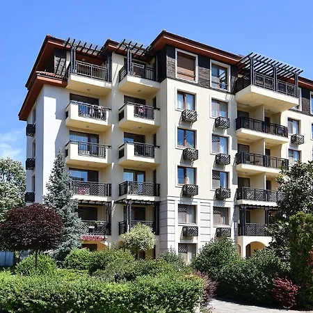 Apartment On Maxi Complex With Parking *