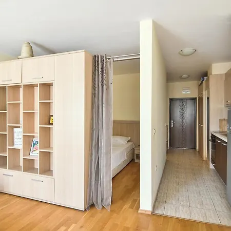 On Maxi Complex With Parking Apartment *