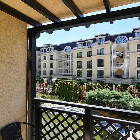 On Maxi Complex With Parking Apartment